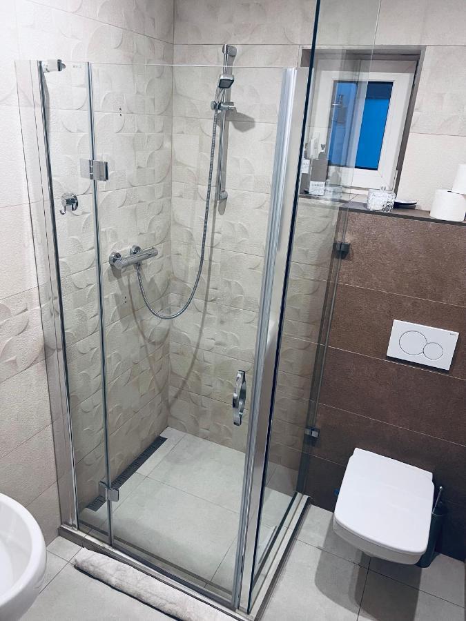 Sparrow Apartmens - Vrabcia Ulica 9, コシツェ エクステリア 写真